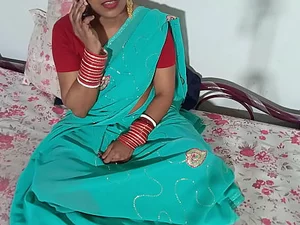 Eine bengalische Ehefrau verführt ihren Vermieter und führt zu einer heißen indischen bengalischen Begegnung mit klarem Hindi-Audio.