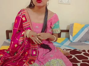 인도 유혹자 사라 바비는 뜨거운 마라티 XXX 비디오에서 열광합니다.