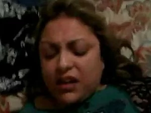 Novia pakistaní recibe entrenamiento anal de tía